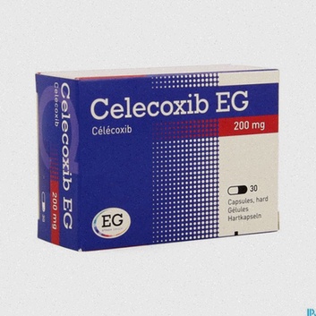Pack de Celecoxib et mains tenant un écran de smartphone